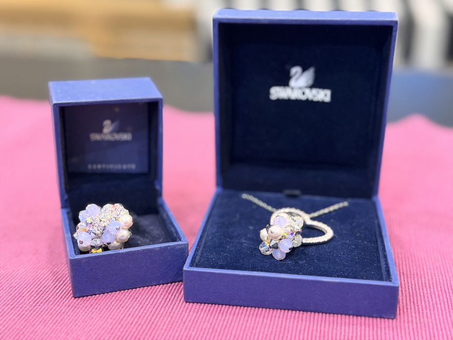 Оригинален комплект Swarovski с кутии и сертификати