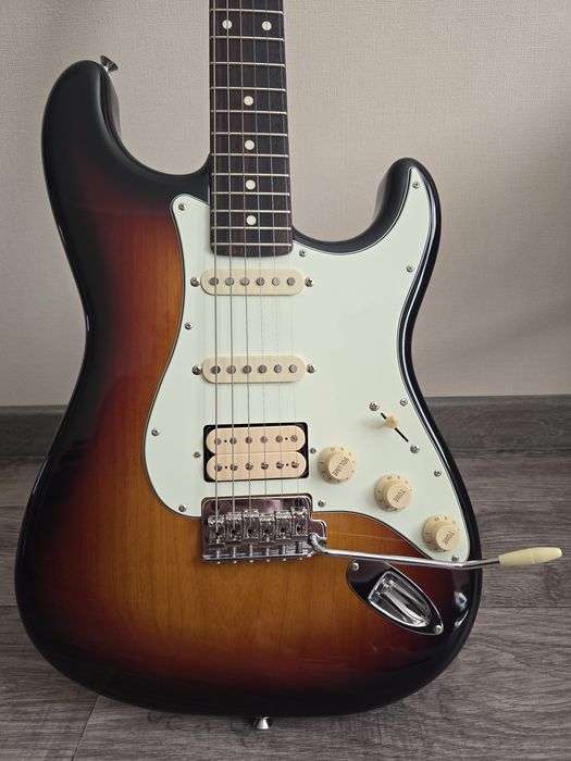 Продам электрогитару FGN