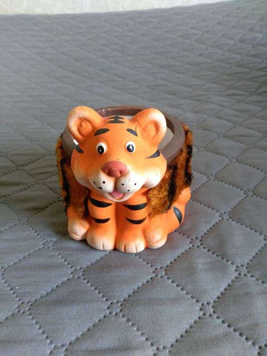 Кашпа -керамична  за цветя