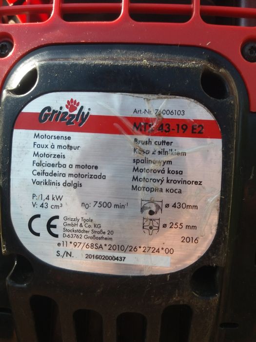 Motocoasa pe benzina nou si folosit