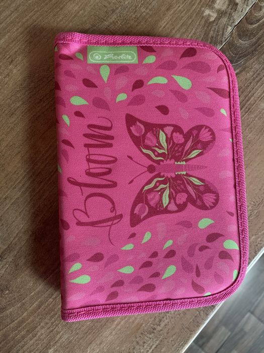 Несесер с пеперуда