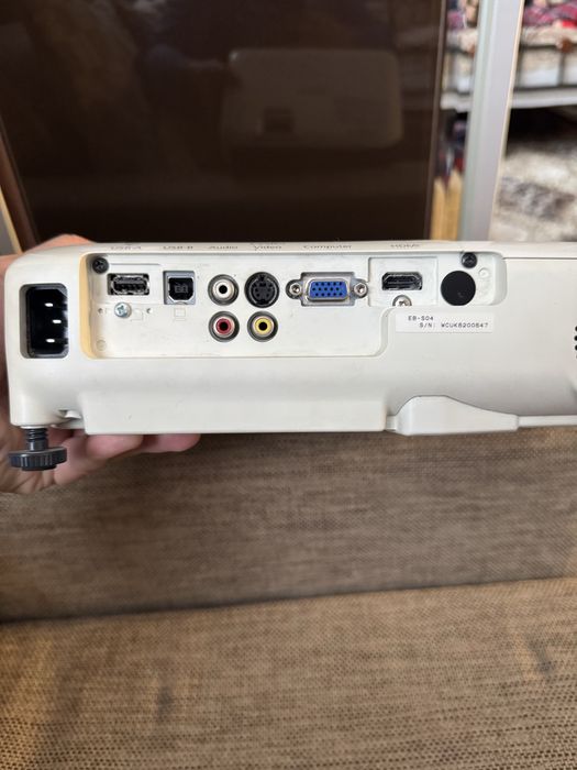 Продам проектор EPSON EB-S04