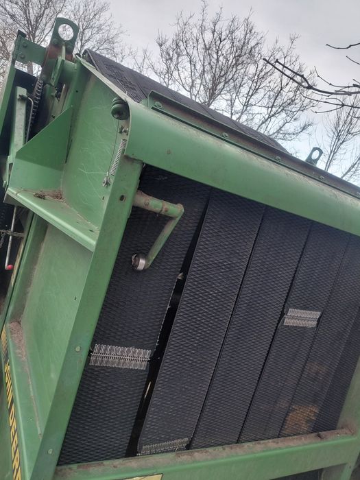 Vand presa de baloti rotunzi de 120/120 cu curele jondir