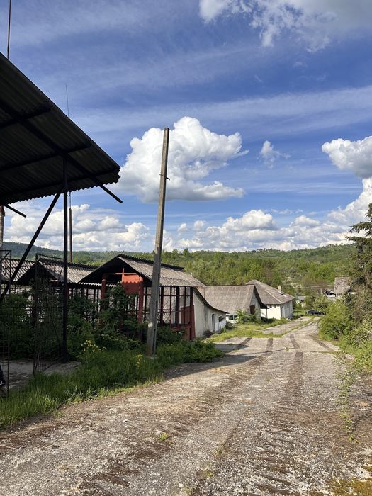 Proprietate premium 11,5 ha-teren intravilan si constructii