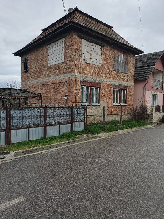 Vând casă cu etaj în comuna Mihai Viteazu lângă Turda jud.Cluj