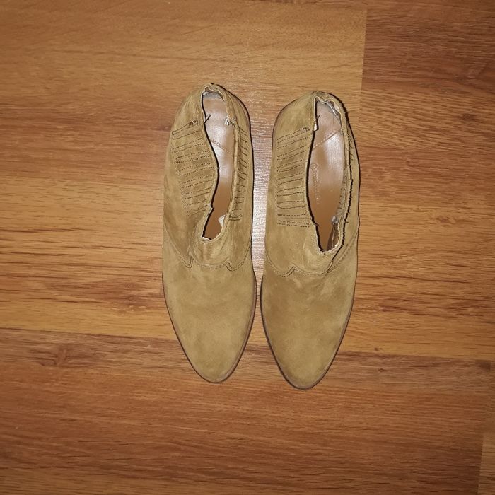 Botine din piele întoarsă Stradivarius