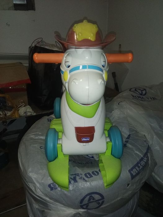 Chicco качалка лошадка