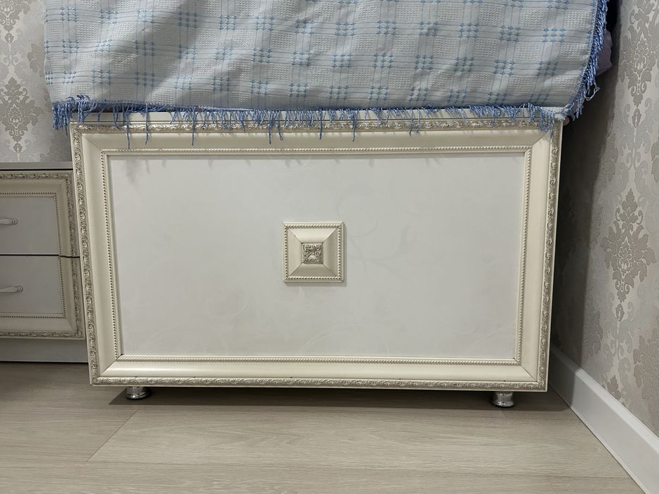 Продам спальний гарнитур