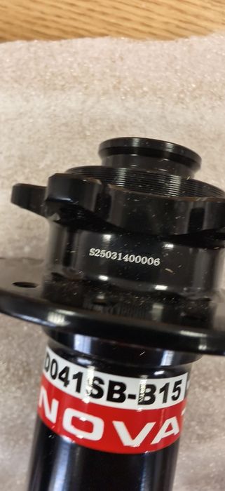 Предна главина Novatec D041SB-B15 32H 15x110мм Boost,12х148 D442SB-B12