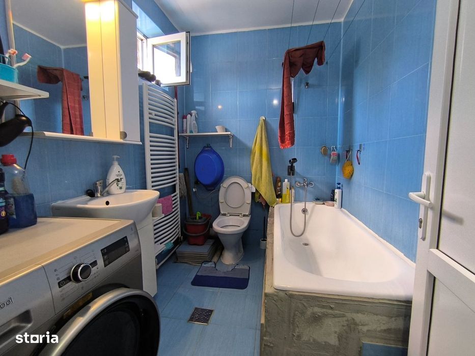 CENTRU - Casa solida cu etaj ,la pret de apartament !