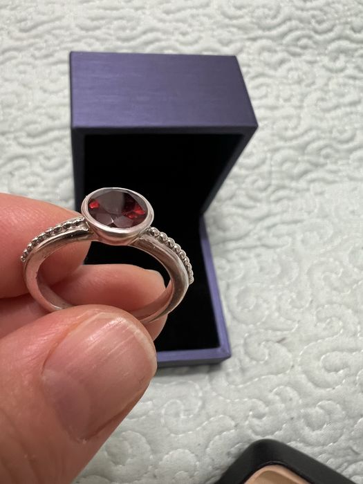 Комплект украшений из серебра с гранатом