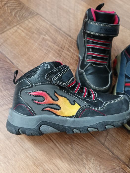 Продам детские сапожки, 5000 за 3 пары