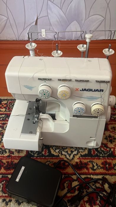 Оверлок машина Jaguar