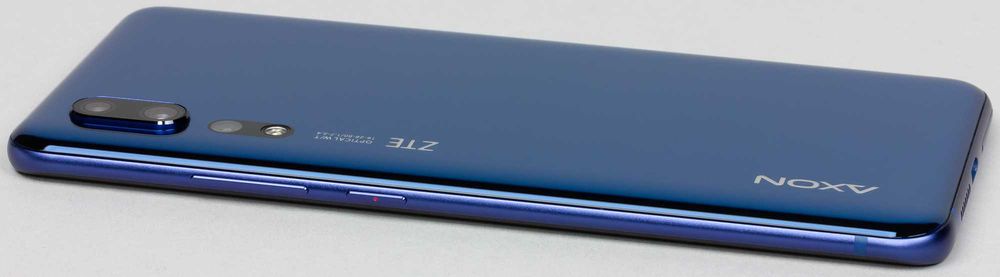 Смартфон ZTE Axon 10 Pro