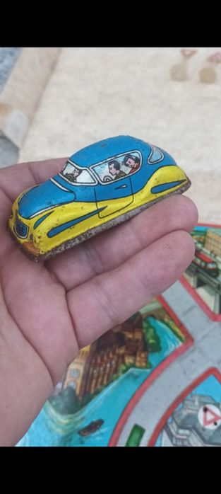 Joc cu 3 Mașinuțe din Tablă