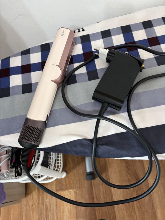 Продам Airstrite Dyson