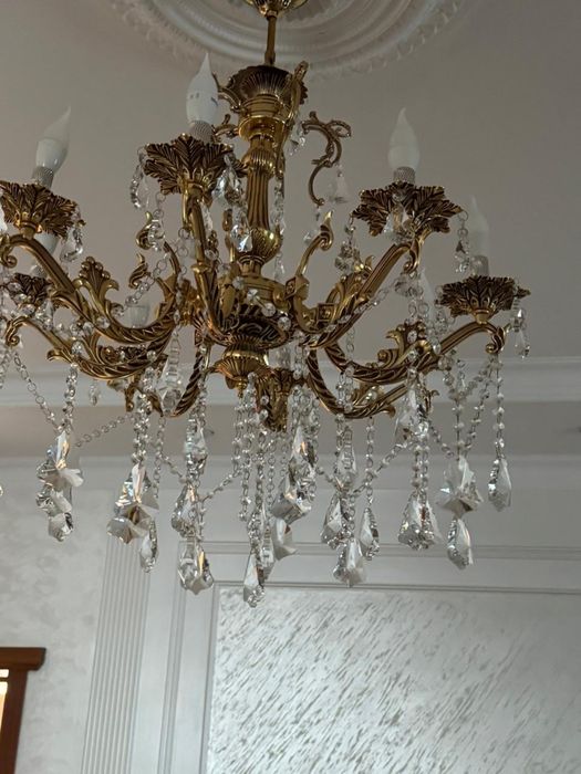 Люстры , 2 шт          .