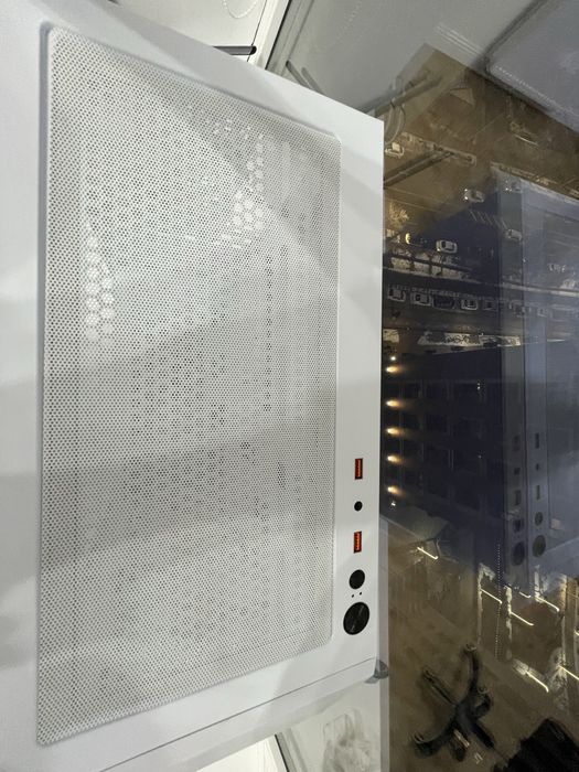 Продается белый  корпус