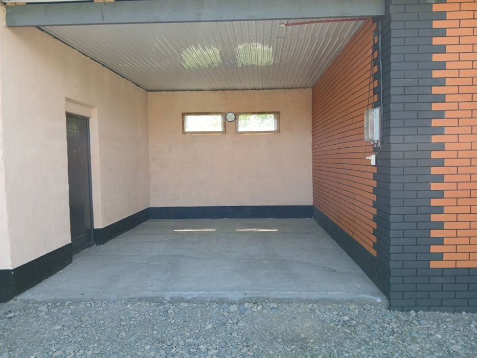 Участок с времянкой