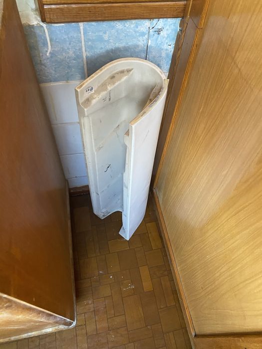 Продается раковина, унитаз, ванна