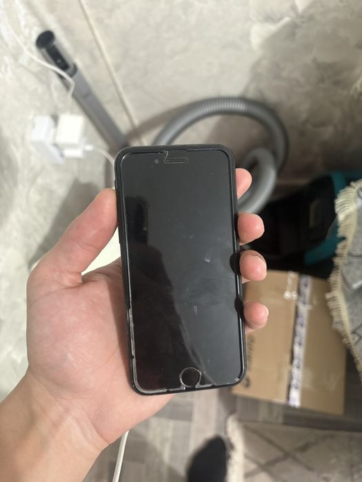 Продам два айфон 7 по цене одной