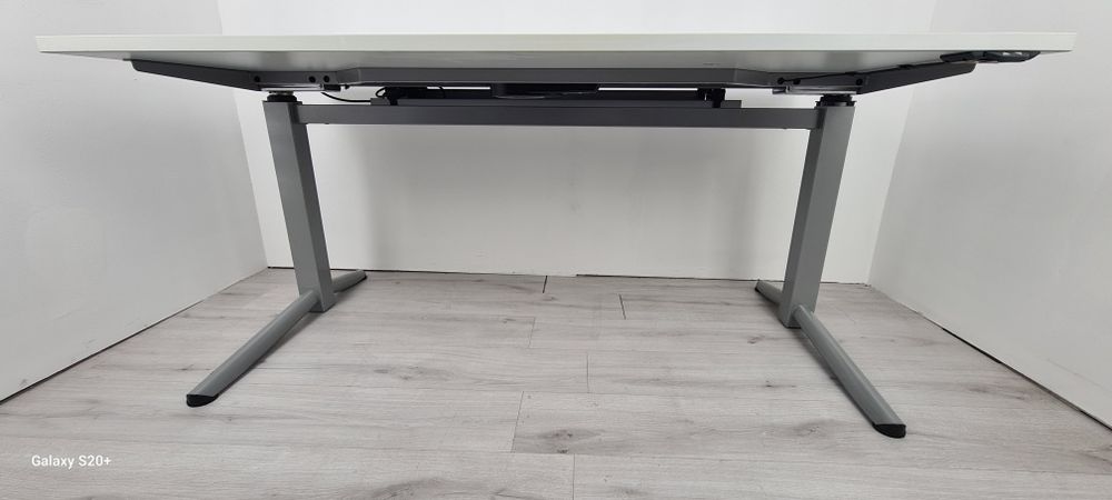 Бюро електрическо регулируем подходящо за домашен офис и бизнес среда