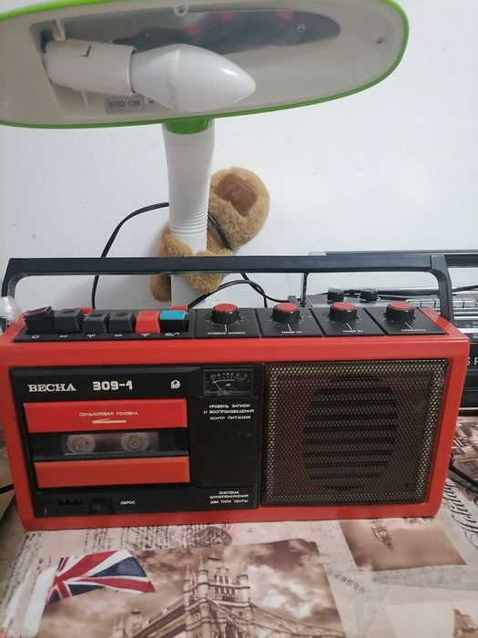 Аудио кассетный магнитофон