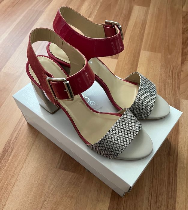 Pret Nou! Sandale Elegante cu Toc