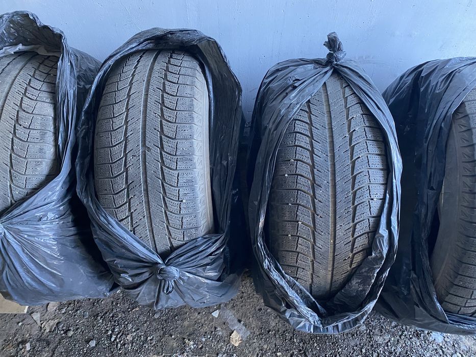 Продам шины липучка 4 шт