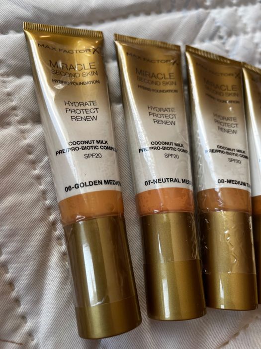 Фон дьо тен Max Factor Miracle Second skin