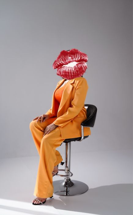 Женский Костюм .