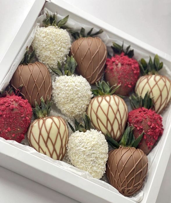 клубника и банан в шоколаде