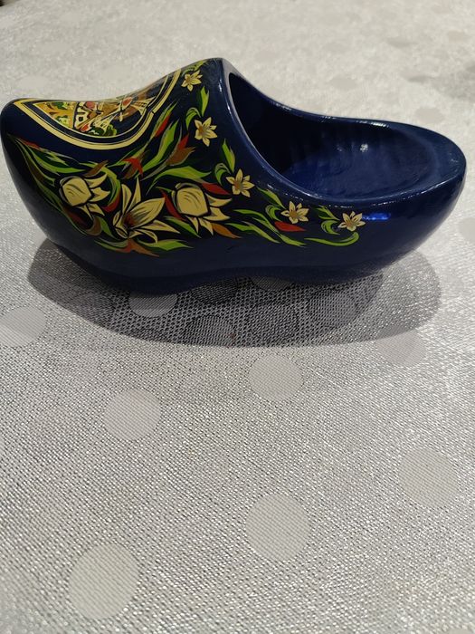 Продам сувенир башмак деревянный