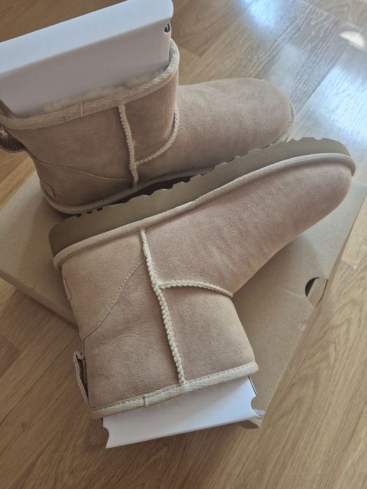 Ugg боти, чисто нови, 40