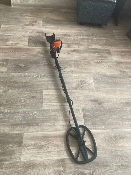 Металлоискатель Quest q40