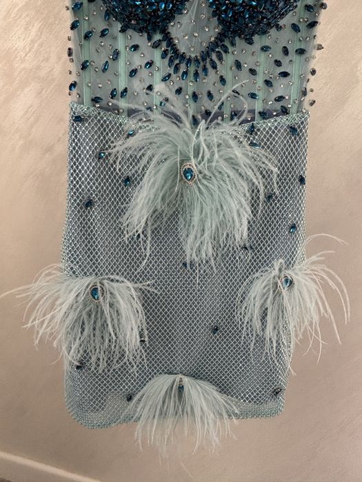 Rochiță albastra cu pietre si pene