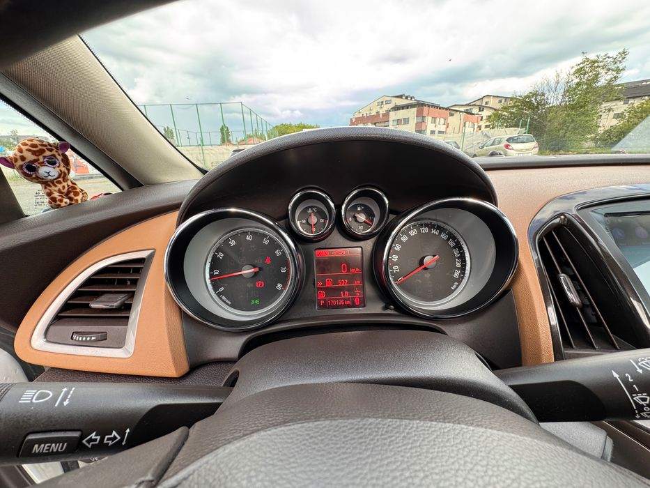 Opel Astra 1.4 Turbo 140 CP • Automată • 2014 •