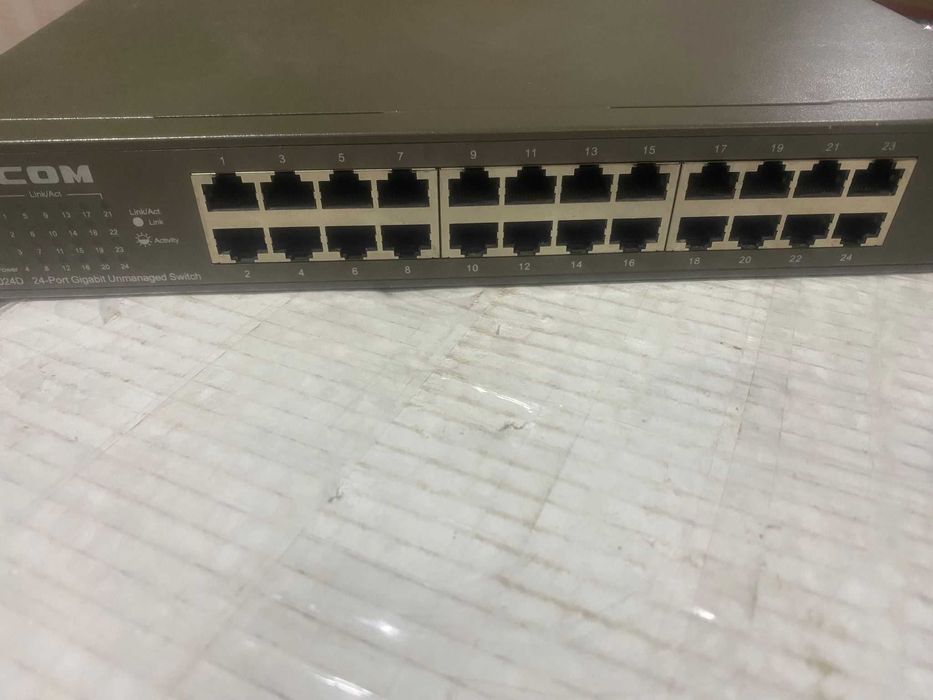 Switch cu 24 porturi Gigabit IP-COM G1024D, 10/100/1000 Mbps