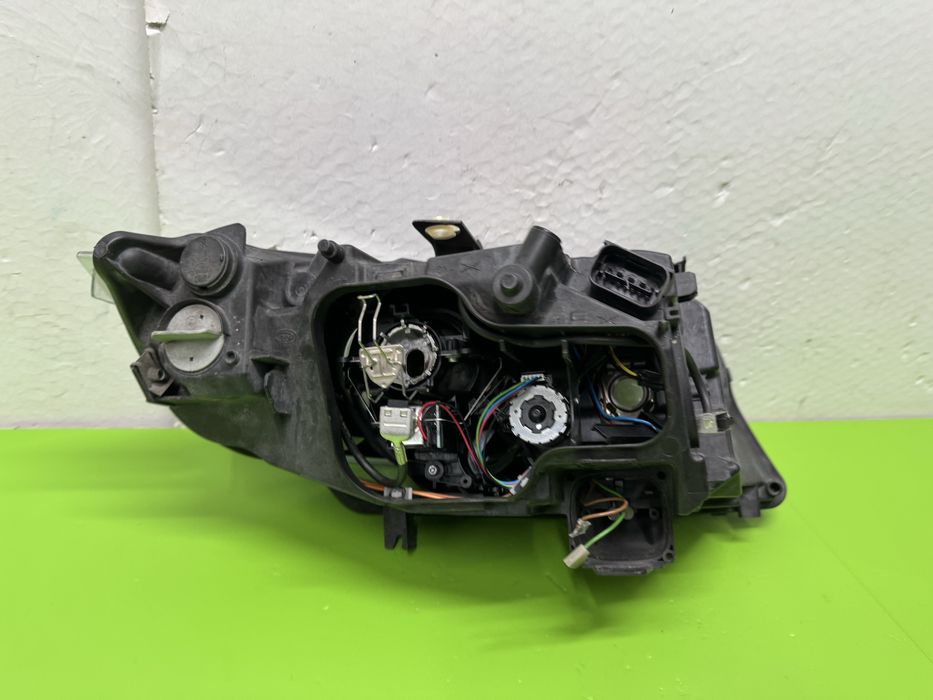 Far bmw E90 E91 xenon 2006-2008 stanga Europa