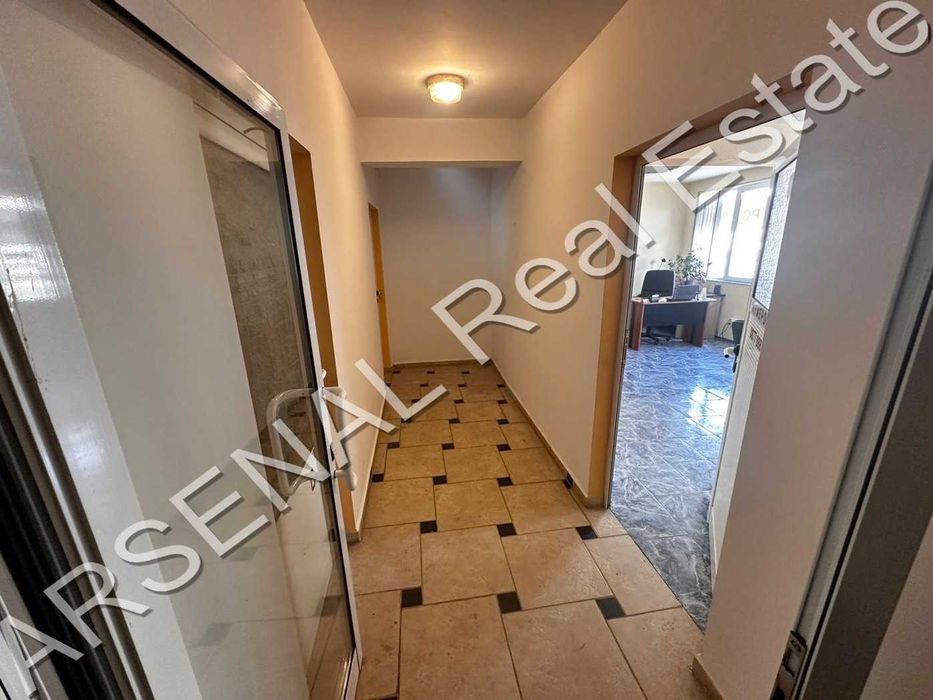 Дава се под наем Офис в София, Гео Милев - 26 кв.м за 275 € - Снимка #1