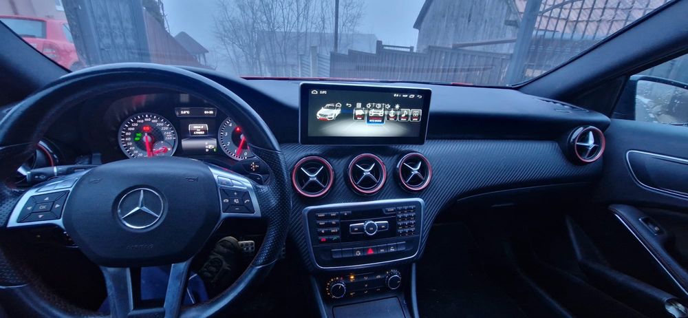 Mercedes-Benz A 160 AMG Line*Panoramic*AppleCarplay*