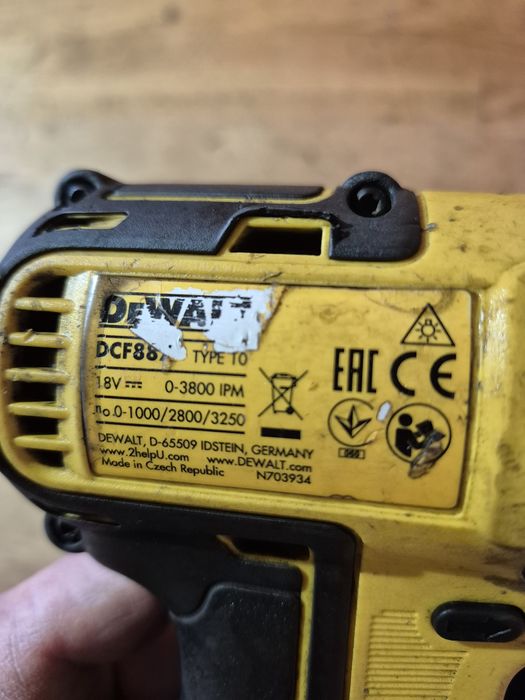 Filetanta cu impact DEWALT DCF 887 18V