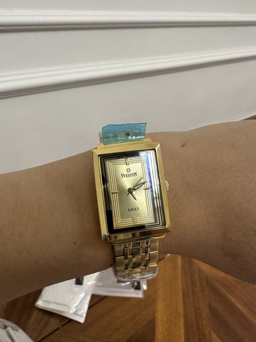 Продам часы новые