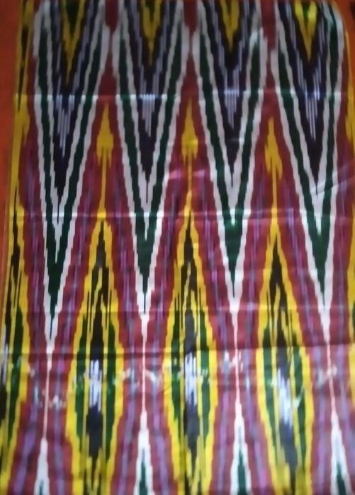 Миллий ипак атлас материал сотилади.