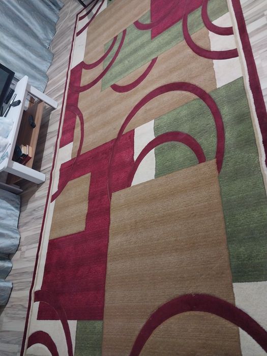 Палас размер 3.2 бу сатылады .10 мын тг