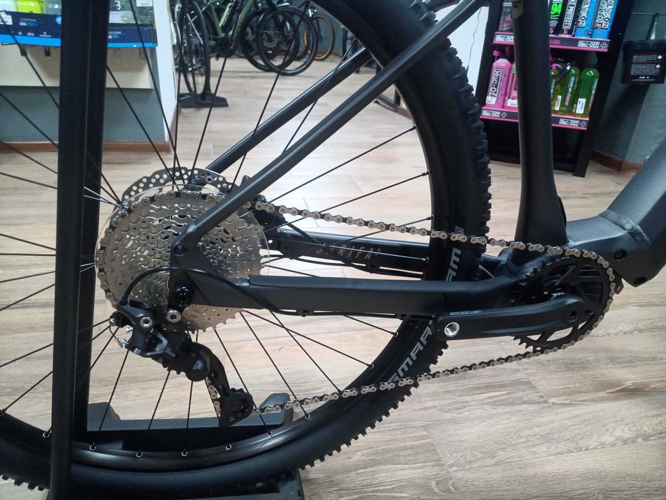 Bicicleta electrica Focus Jarifa2 6.7 L in stoc EST BIKE Funky Sports