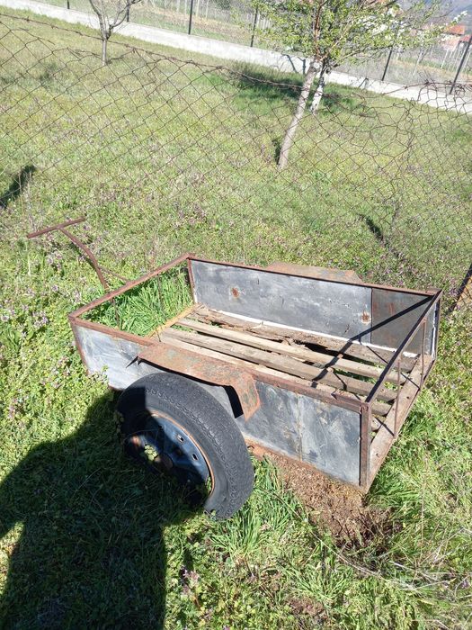 Рало за оран, теглилка за кон, коса...