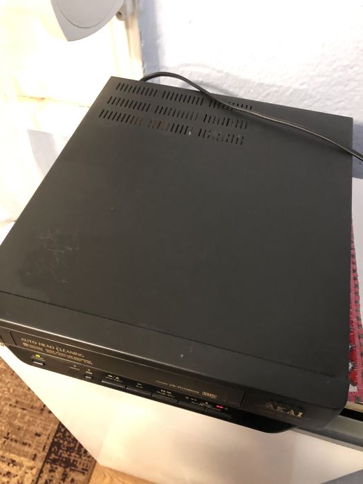 Видео рекордер АKAI VS-R110EDG vhs