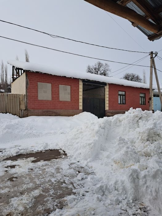 Toshkent viloyati bostonliq tumani sijjak qiwlogida uy sotiladi