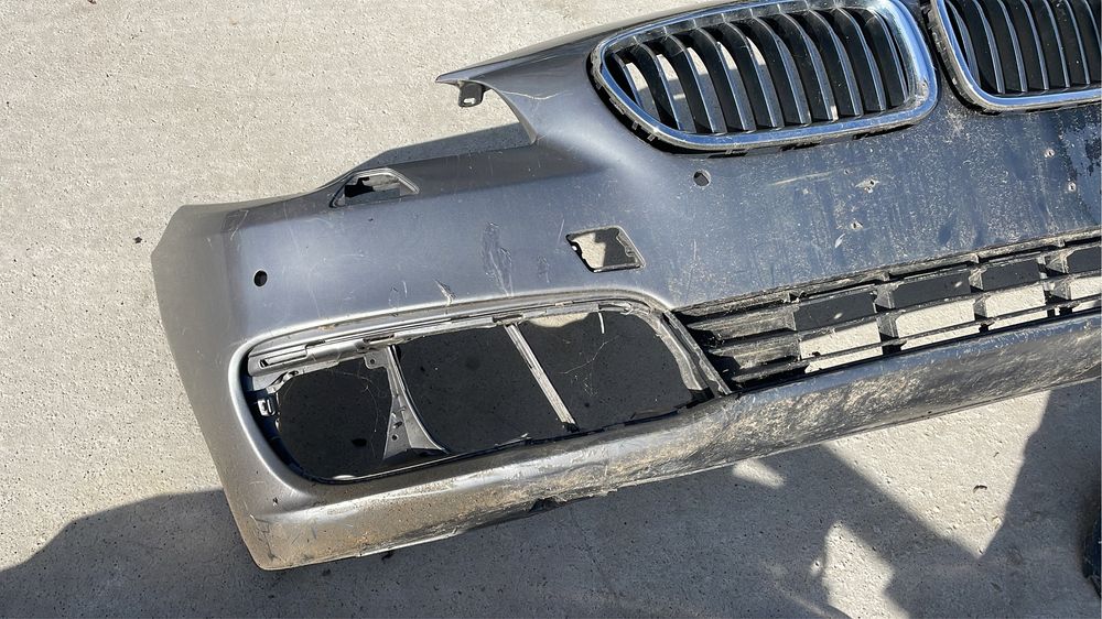 Bara fata BMW f10 facelift cu defect / grila stanga dreapta centrala